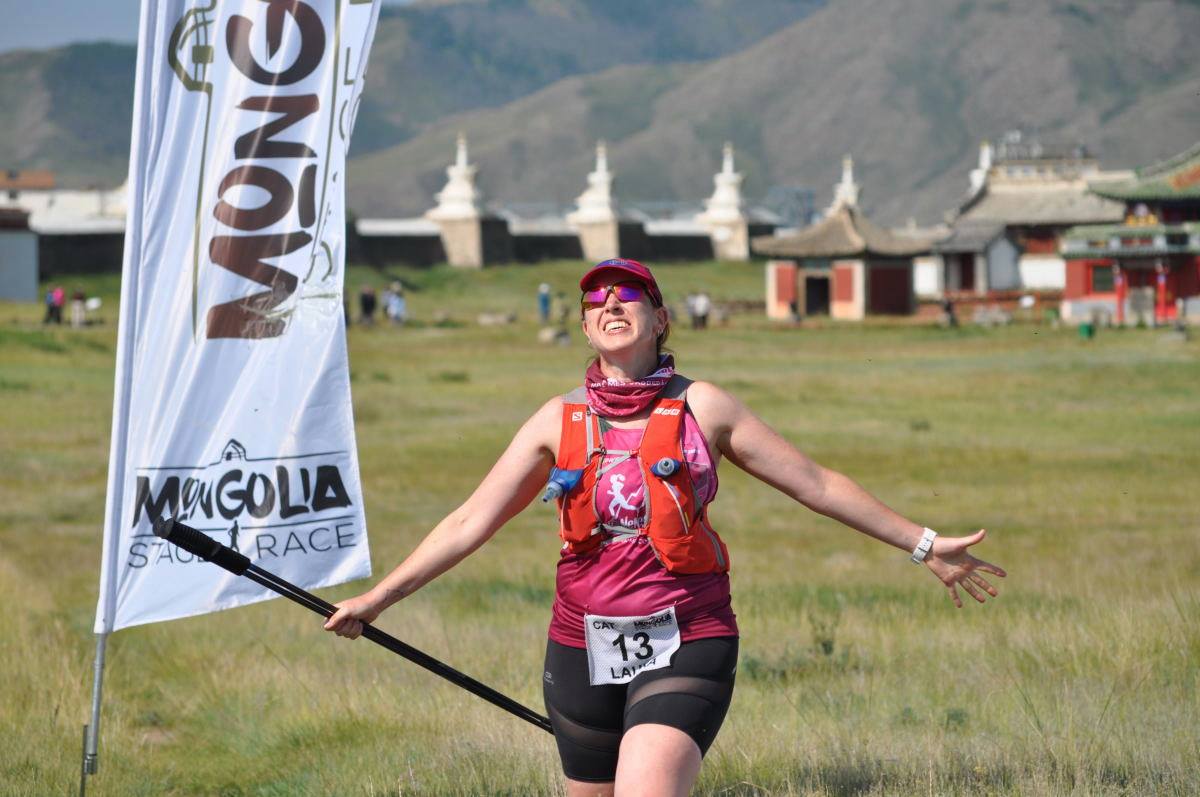 meta_laura_baixa mongolia trail run meta etapa 6